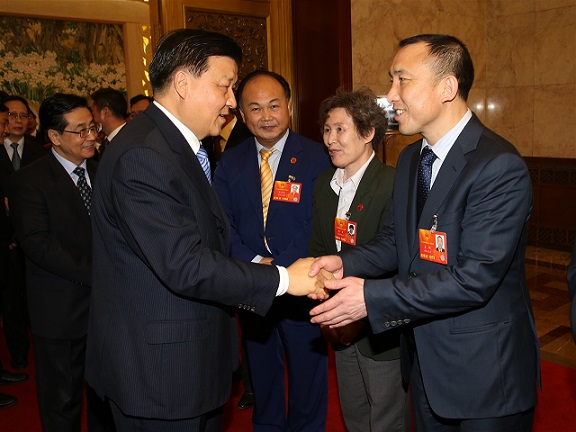 5全國兩會期間中央政治局常委劉云山到福建團(tuán)參加審議報告并看望代表-dbbf031d-3f54-4798-808c-6bd91a3b95e8.jpg